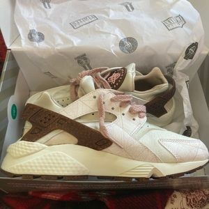 They were too small when i got them. Never worn